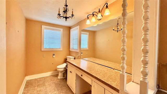 1122 4th Street, Graham, TX 76450