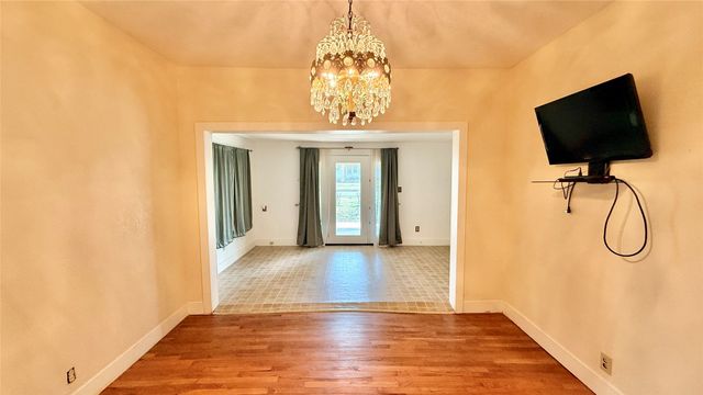 1122 4th Street, Graham, TX 76450