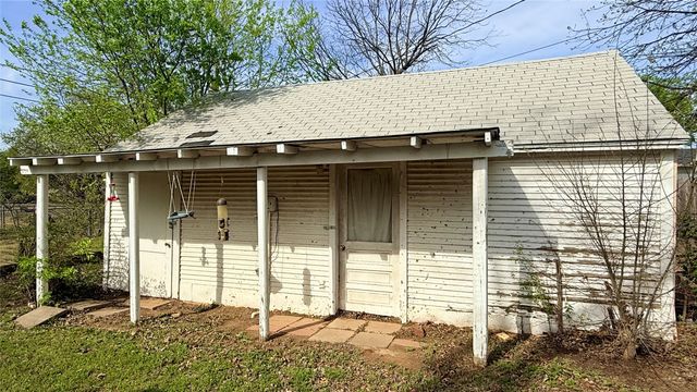 1122 4th Street, Graham, TX 76450