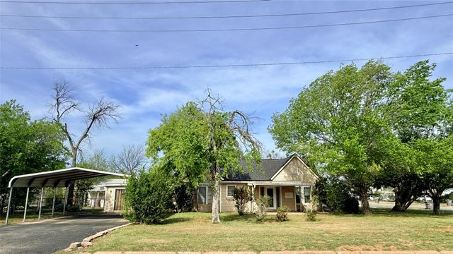 1122 4th Street, Graham, TX 76450