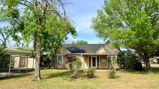 1122 4th Street, Graham, TX 76450