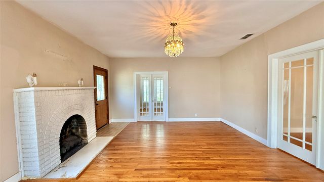 1122 4th Street, Graham, TX 76450