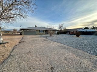 14783 Tonikan Lane, Apple Valley, CA 92307