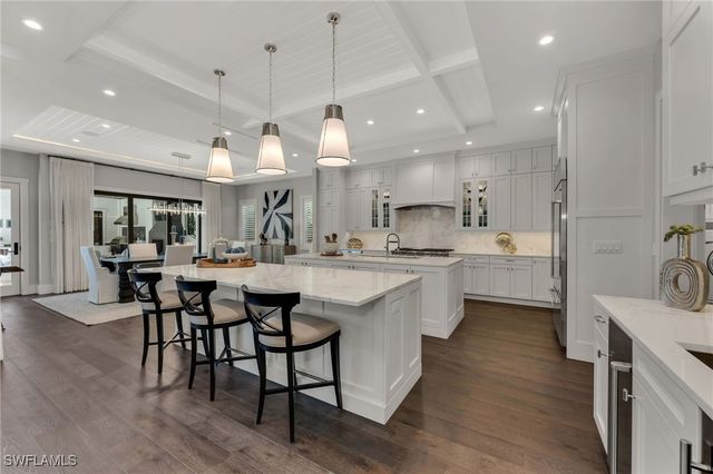 2025 Crayton RD, Naples, FL 34102