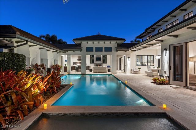 2025 Crayton RD, Naples, FL 34102