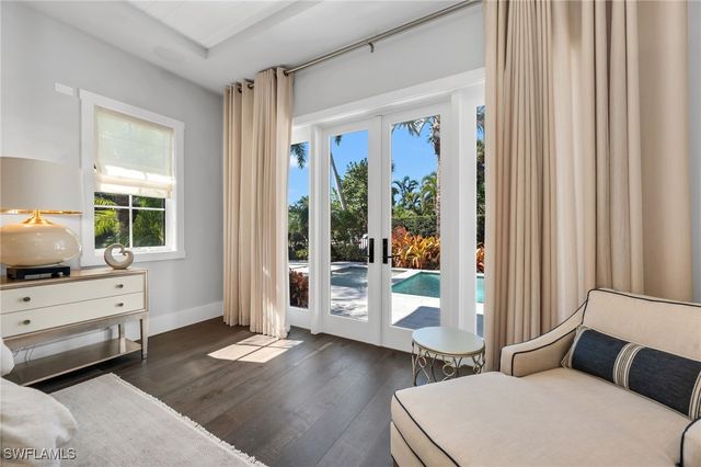 2025 Crayton RD, Naples, FL 34102