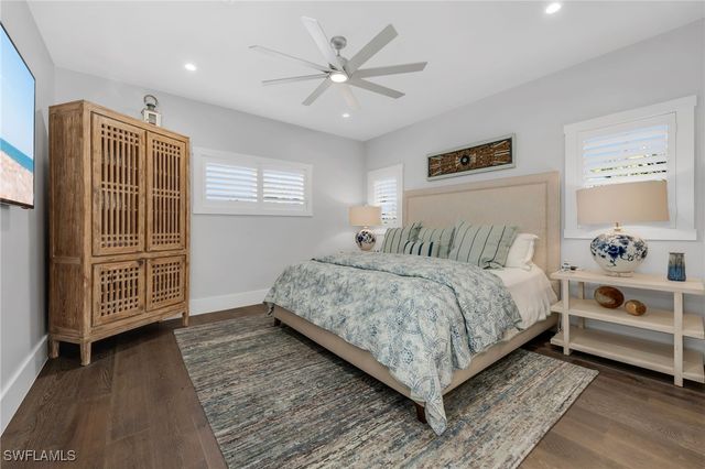 2025 Crayton RD, Naples, FL 34102