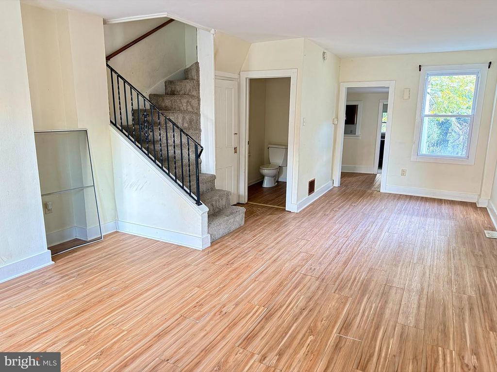 328 SAINT MARY ST, BURLINGTON, NJ 08016 — photo 2