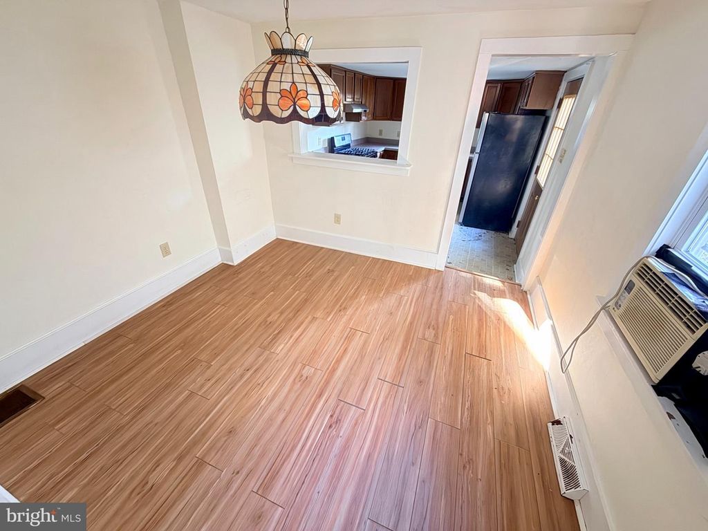 328 SAINT MARY ST, BURLINGTON, NJ 08016 — photo 4