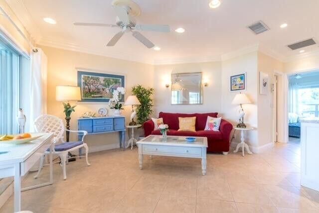 314 Venetian Drive 7, Delray Beach, FL 33483