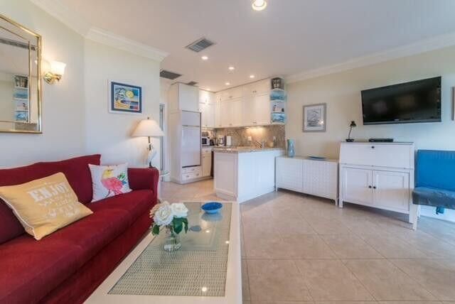 314 Venetian Drive 7, Delray Beach, FL 33483