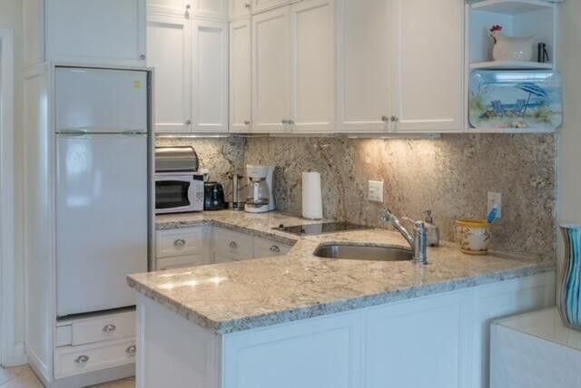 314 Venetian Drive 7, Delray Beach, FL 33483