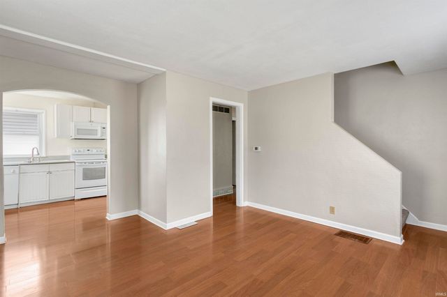 1238 Academy Place, South Bend, IN 46616