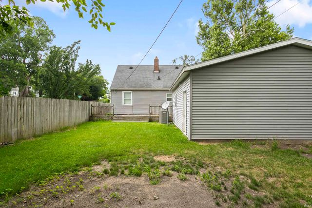 1238 Academy Place, South Bend, IN 46616