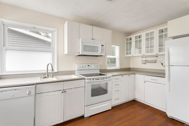 1238 Academy Place, South Bend, IN 46616