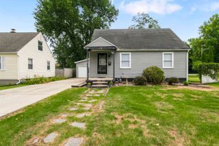1238 Academy Place, South Bend, IN 46616