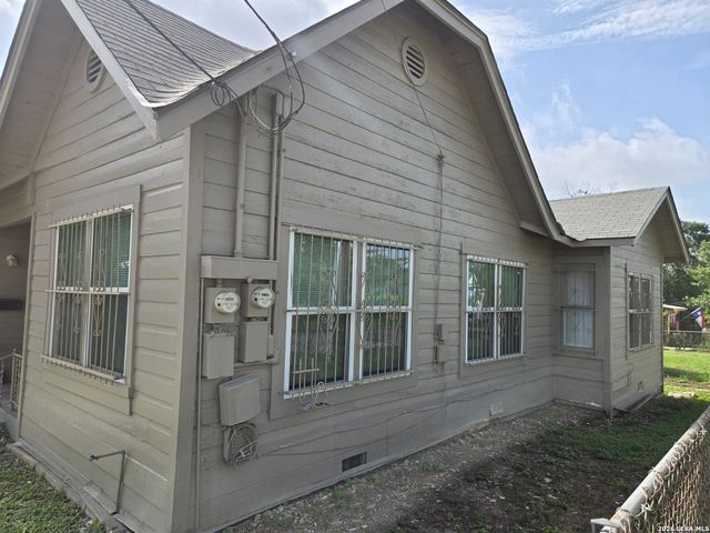 2236 N Interstate 35, San Antonio, TX 78208