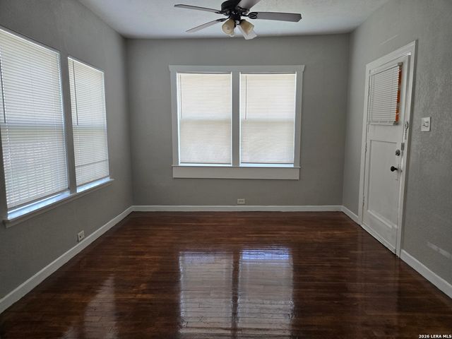 2236 N Interstate 35, San Antonio, TX 78208