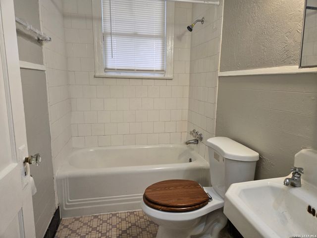 2236 N Interstate 35, San Antonio, TX 78208