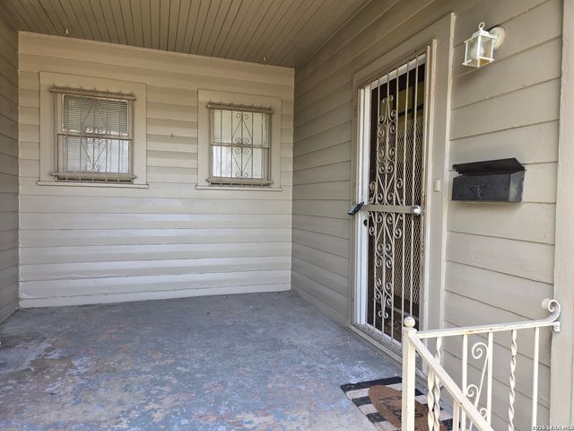2236 N Interstate 35, San Antonio, TX 78208