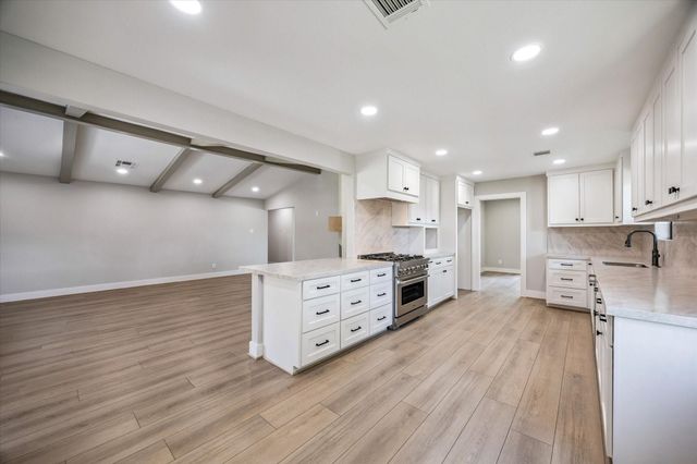 6234 Yarwell Drive, Houston, TX 77096