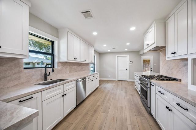 6234 Yarwell Drive, Houston, TX 77096