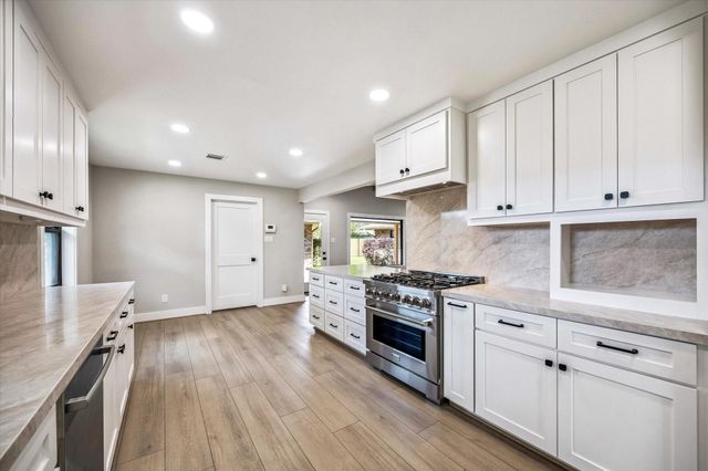 6234 Yarwell Drive, Houston, TX 77096