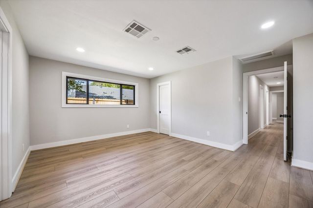 6234 Yarwell Drive, Houston, TX 77096