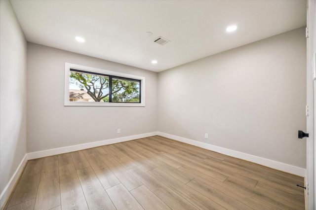 6234 Yarwell Drive, Houston, TX 77096