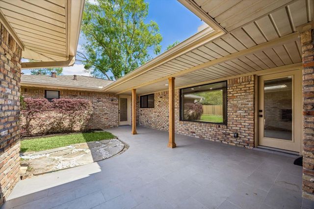 6234 Yarwell Drive, Houston, TX 77096