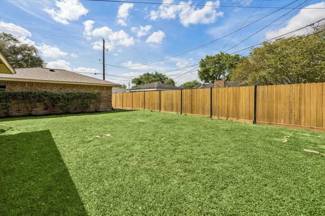 6234 Yarwell Drive, Houston, TX 77096