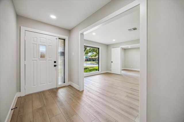 6234 Yarwell Drive, Houston, TX 77096