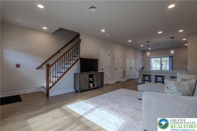 1411 Greenview Drive 24, Bethlehem City, PA 18018