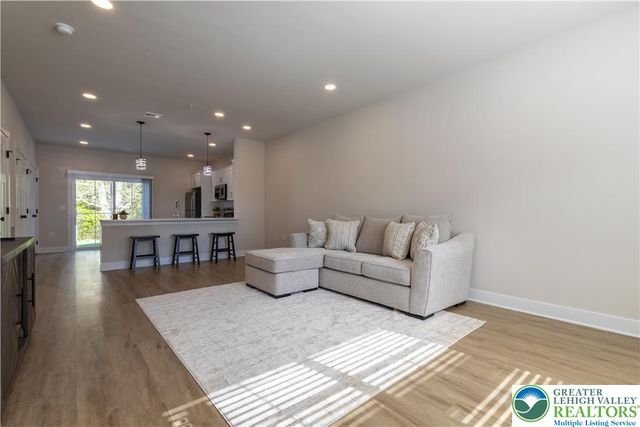 1411 Greenview Drive 24, Bethlehem City, PA 18018