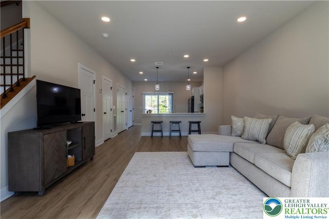 1411 Greenview Drive 24, Bethlehem City, PA 18018