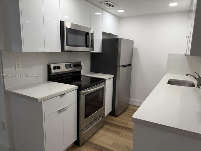 10822 N Kendall Dr S23, Miami, FL 33176