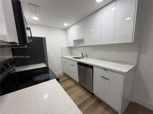 10822 N Kendall Dr S23, Miami, FL 33176