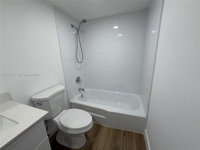 10822 N Kendall Dr S23, Miami, FL 33176