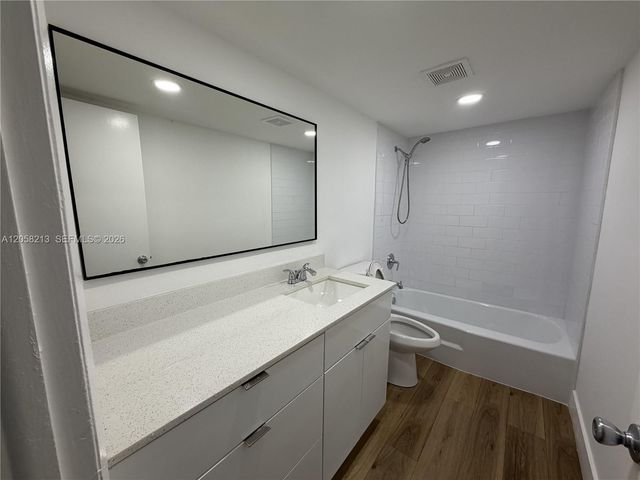 10822 N Kendall Dr S23, Miami, FL 33176