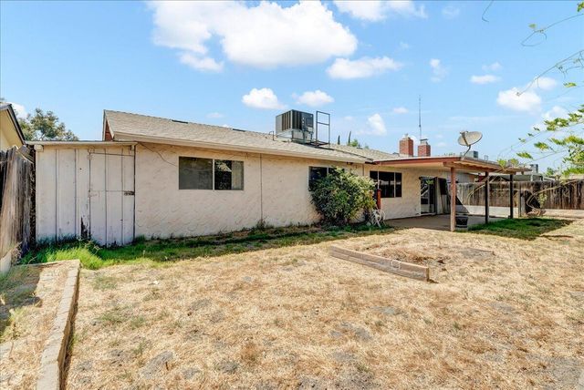 2310 S Fontana Street, Visalia, CA 93277