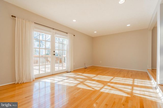 2911 MONTAUK CT, Falls Church, VA 22042
