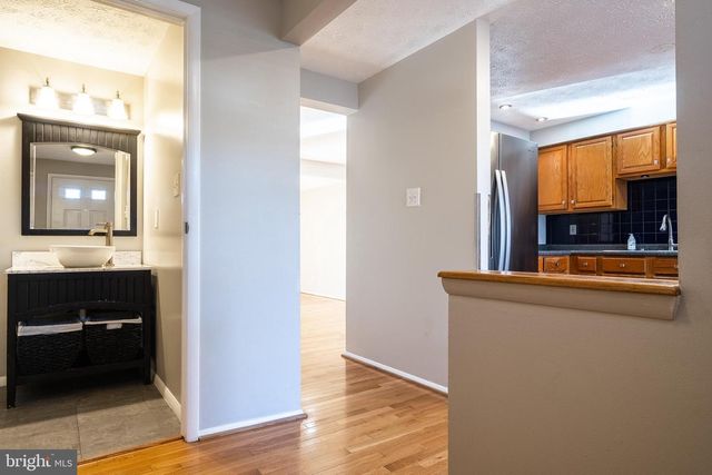 2911 MONTAUK CT, Falls Church, VA 22042