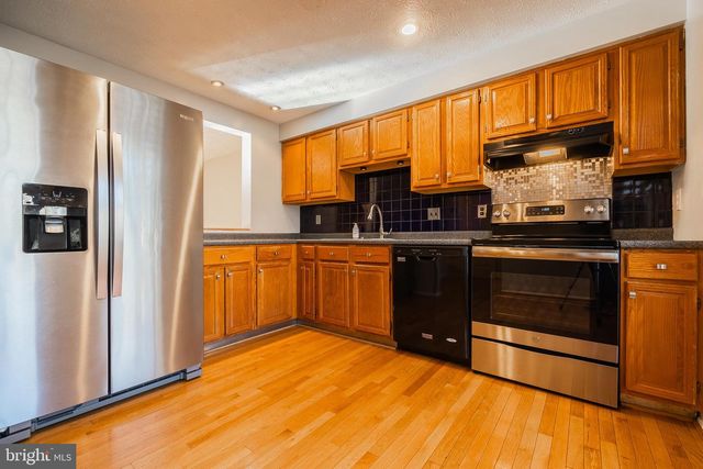 2911 MONTAUK CT, Falls Church, VA 22042