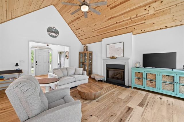 1207 Lakeland Drive, Toccoa, GA 30577