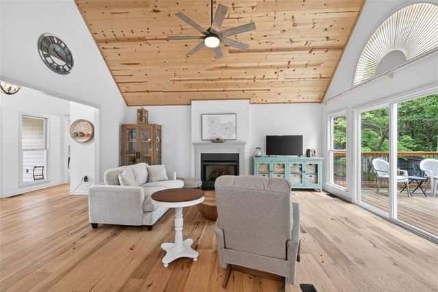 1207 Lakeland Drive, Toccoa, GA 30577