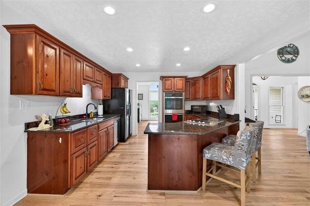 1207 Lakeland Drive, Toccoa, GA 30577