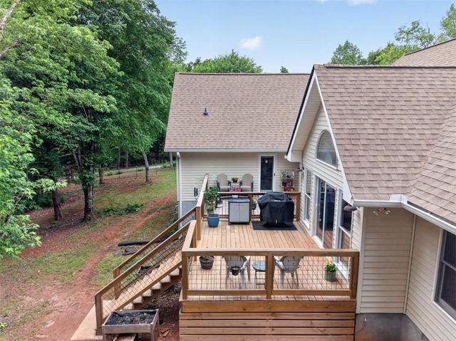 1207 Lakeland Drive, Toccoa, GA 30577