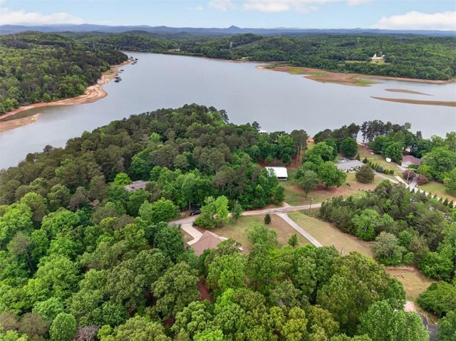 1207 Lakeland Drive, Toccoa, GA 30577