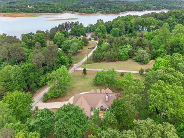 1207 Lakeland Drive, Toccoa, GA 30577