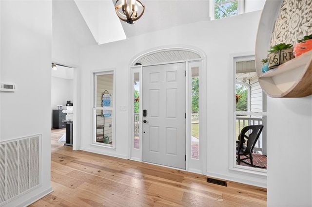 1207 Lakeland Drive, Toccoa, GA 30577